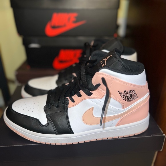 Air Jordan 1 Artic Orange Black Toe - Picture 2 of 6